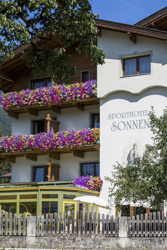 Hotel Sonnenuhr Kramsach Exterior foto